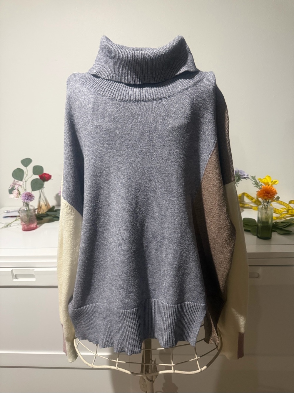 CHARLIE B Grey, Cream & Brown Colorblock Turtleneck Sweater